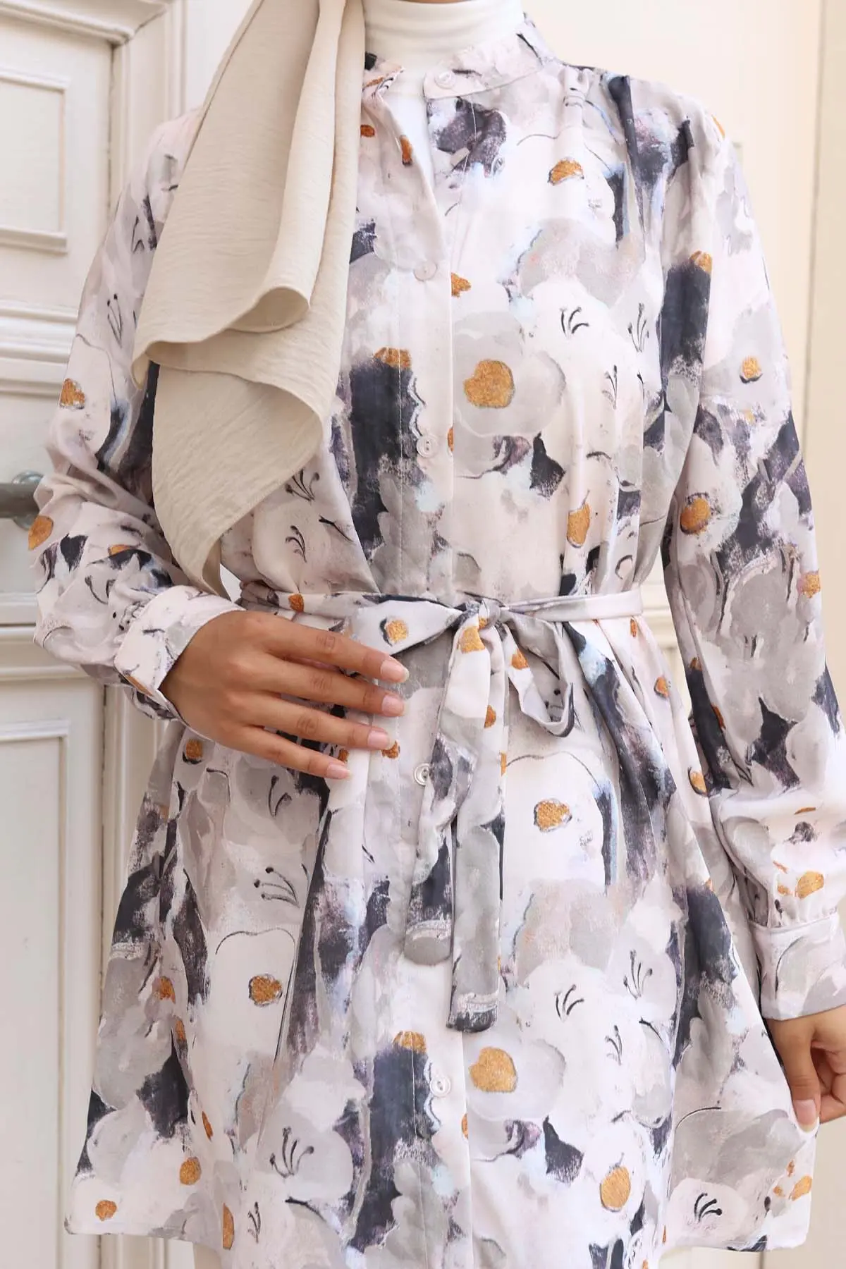 Patterned Hijab Shirt-detail
