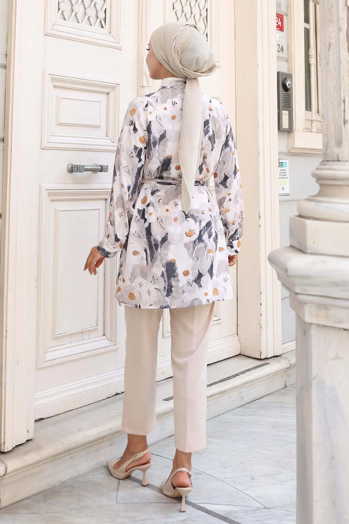 Patterned Hijab Shirt-detail
