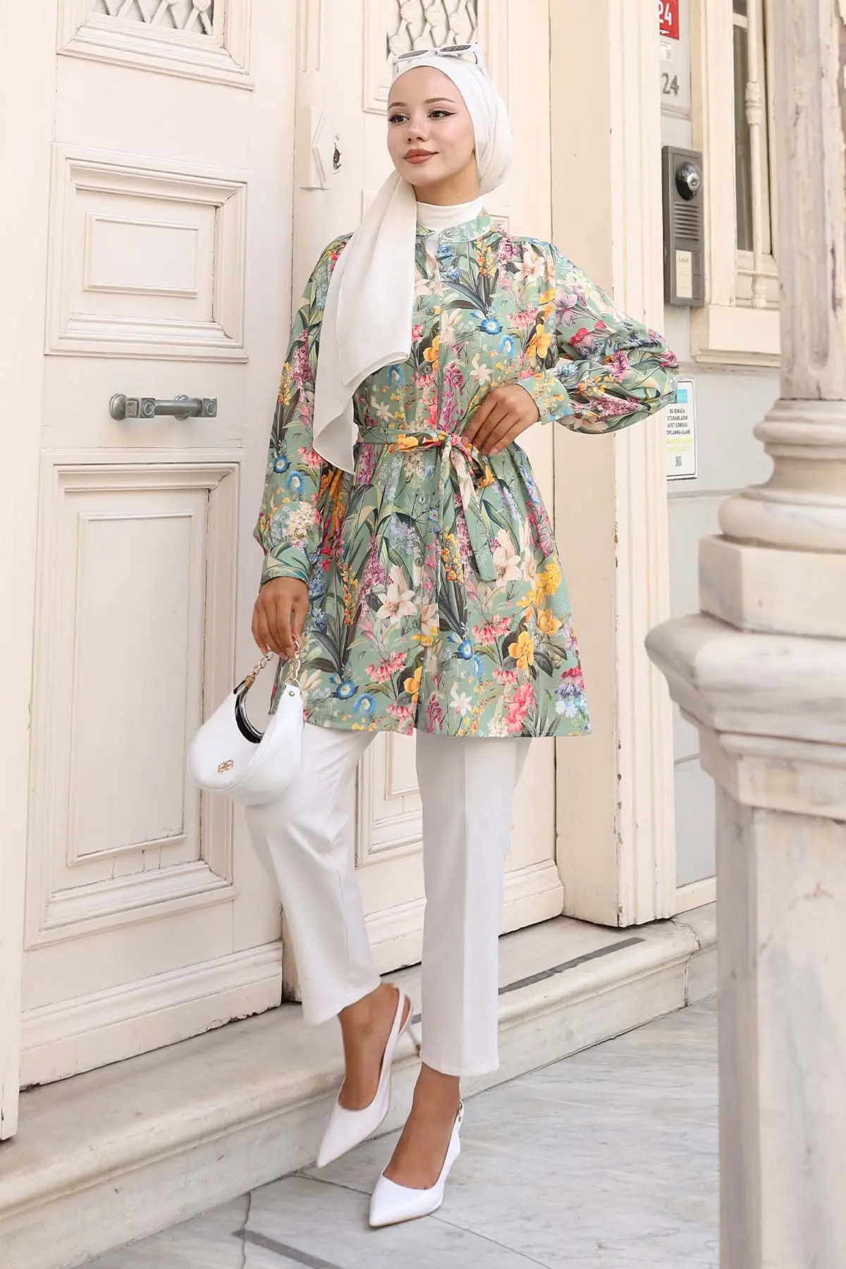 Patterned Hijab Shirt-detail