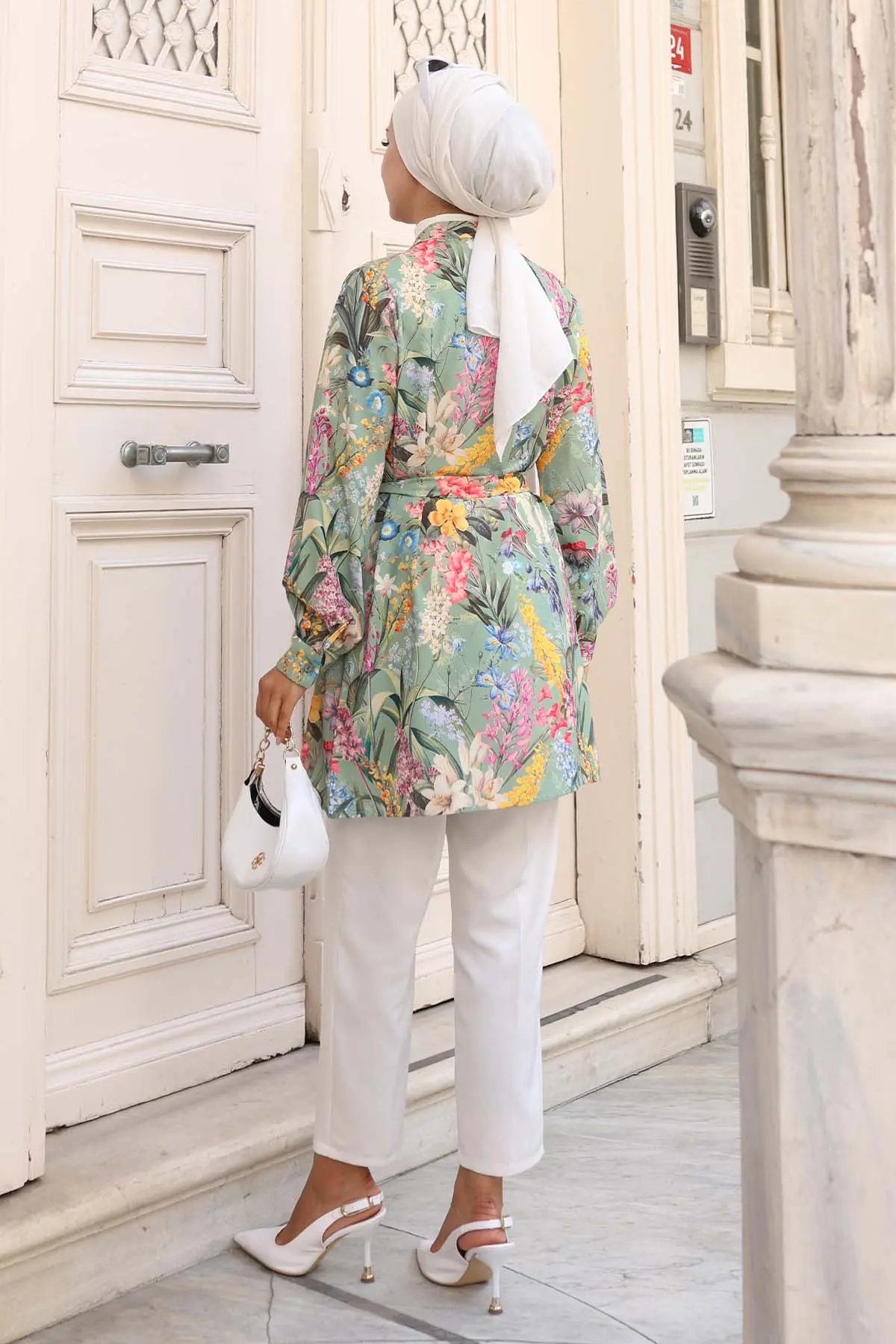 Patterned Hijab Shirt-detail