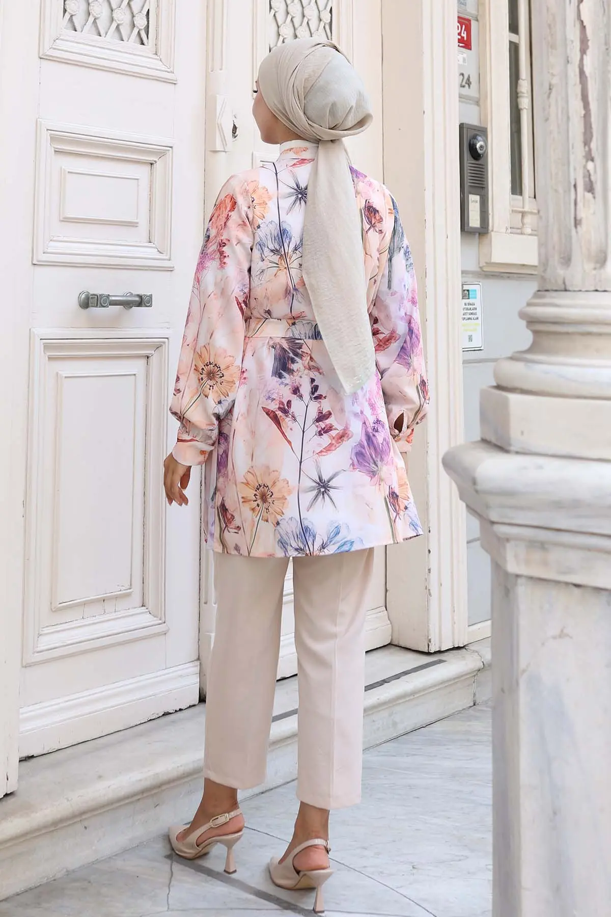 Patterned Hijab Shirt-detail