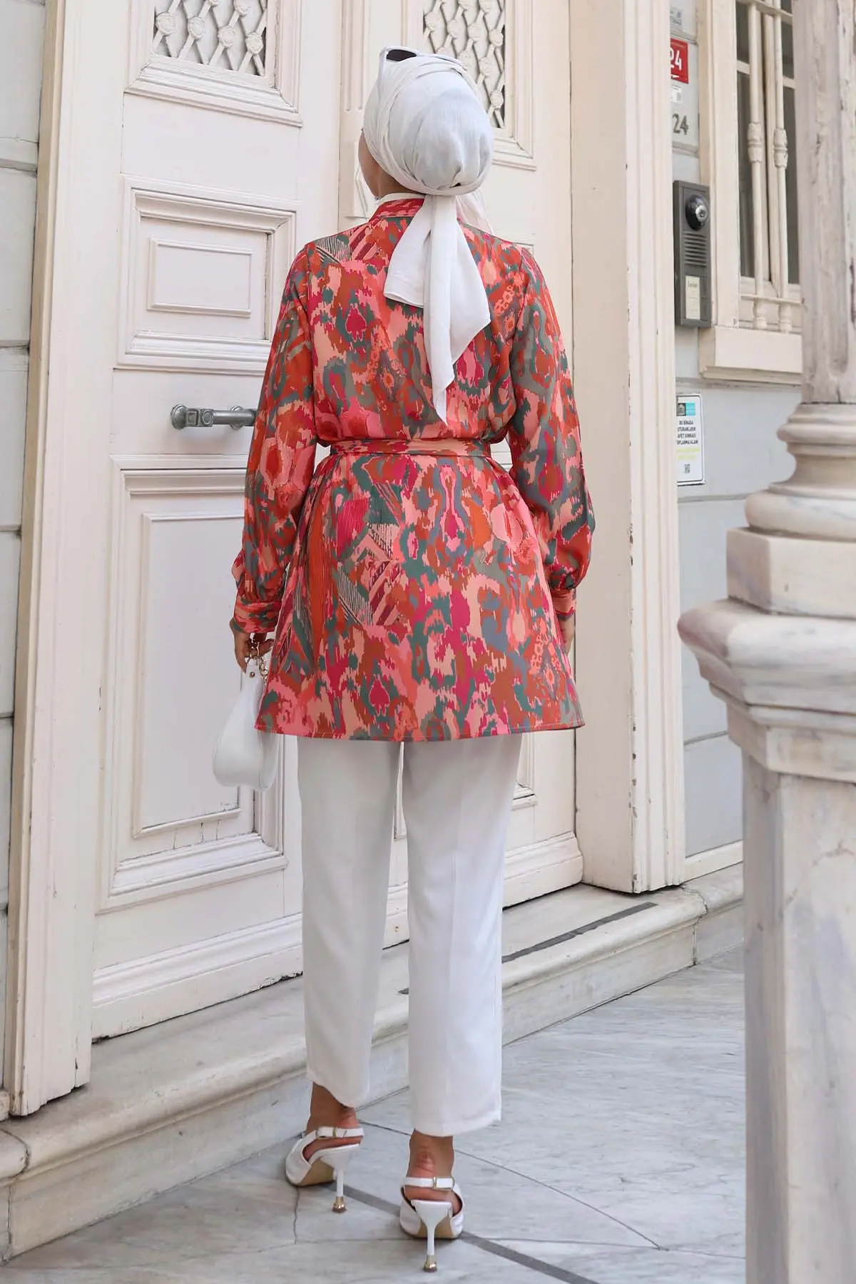 Patterned Hijab Shirt-detail