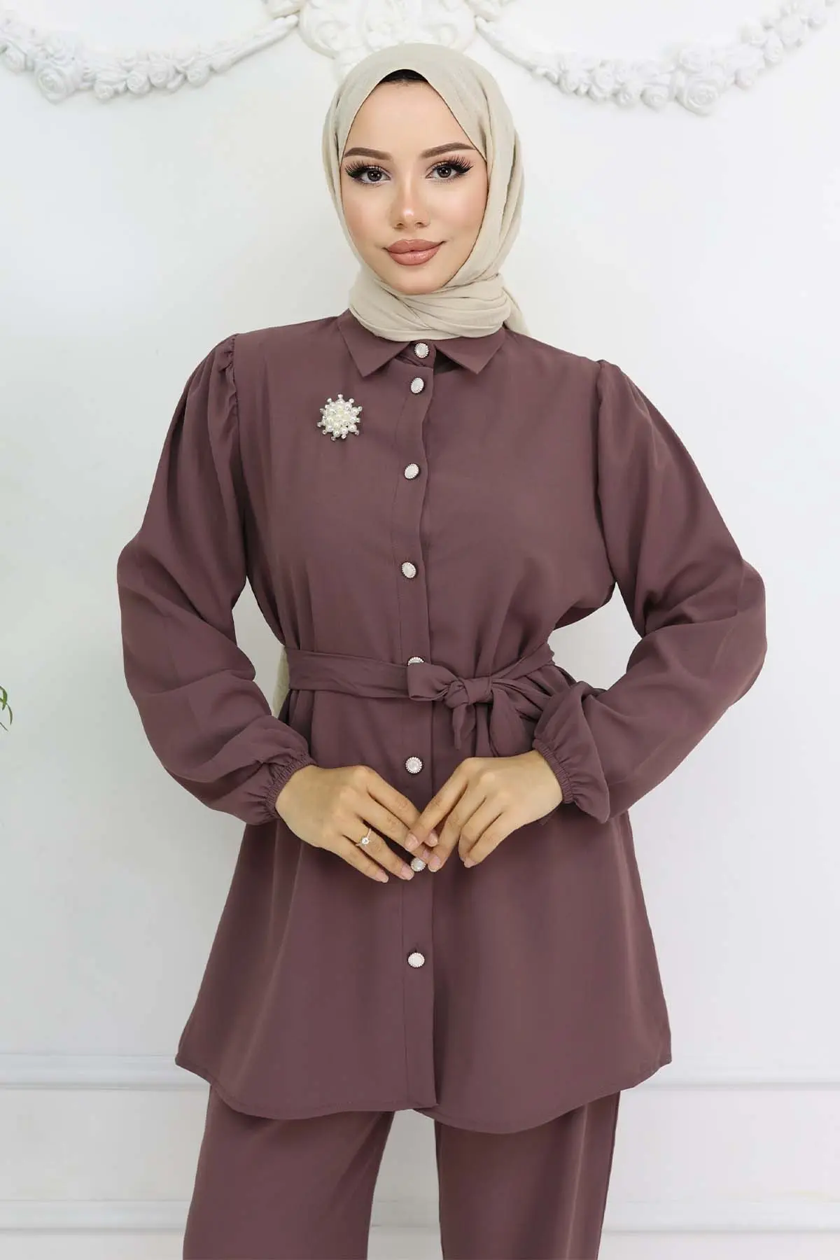 Pearl Brooch Belted Two Piece Suit-detail