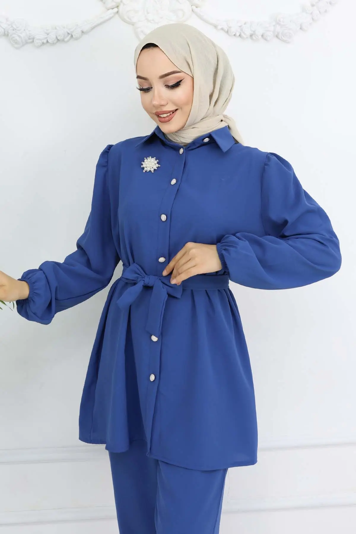 Pearl Brooch Belted Two Piece Suit-detail