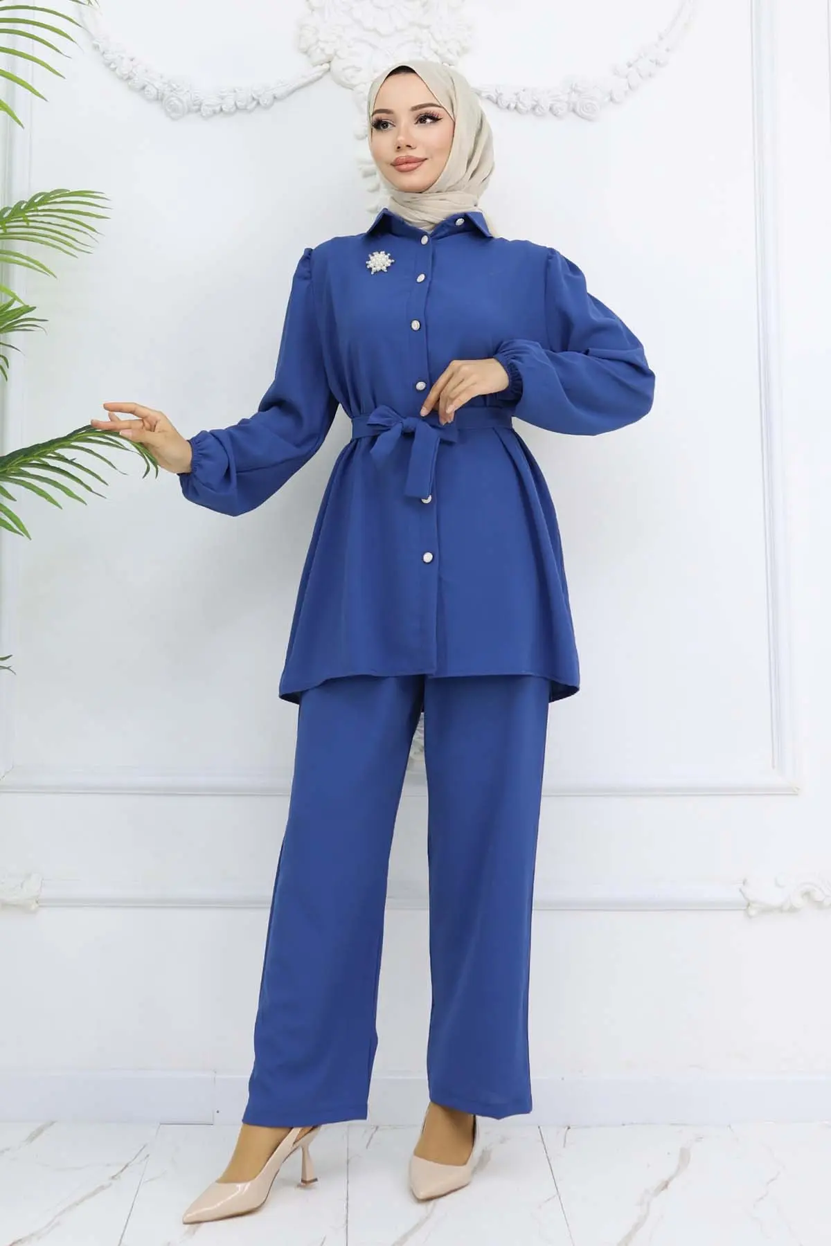 Pearl Brooch Belted Two Piece Suit-detail