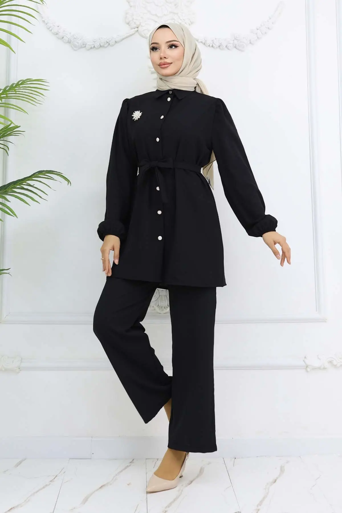 Pearl Brooch Belted Two Piece Suit-detail