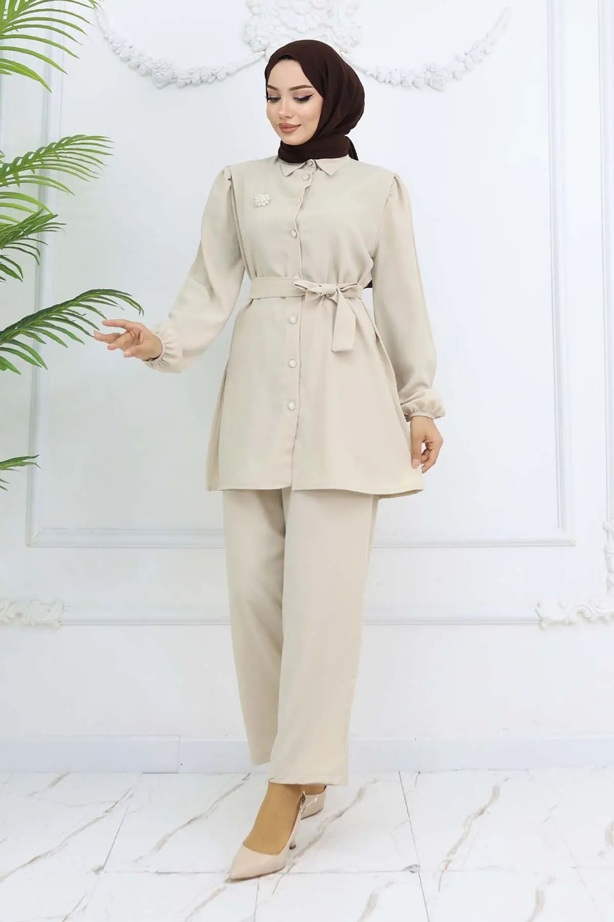 Pearl Brooch Belted Two Piece Suit-detail