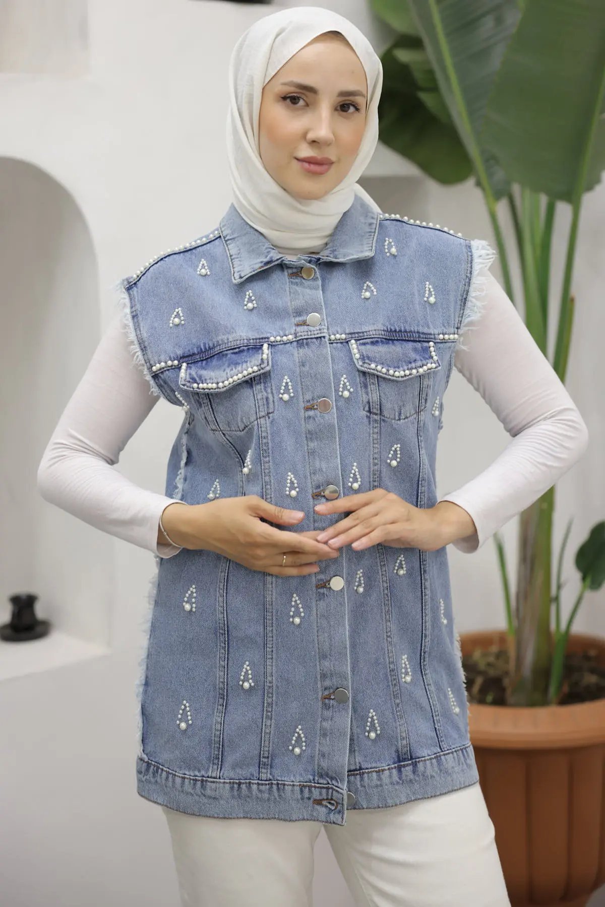 Pearl Detailed Denim Vest-detail