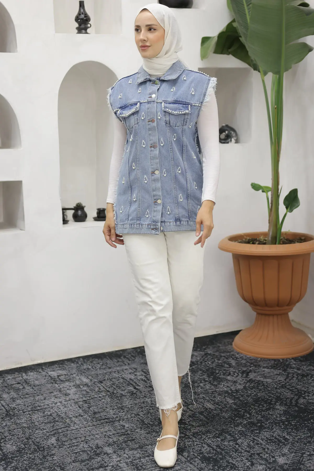 Pearl Detailed Denim Vest-detail