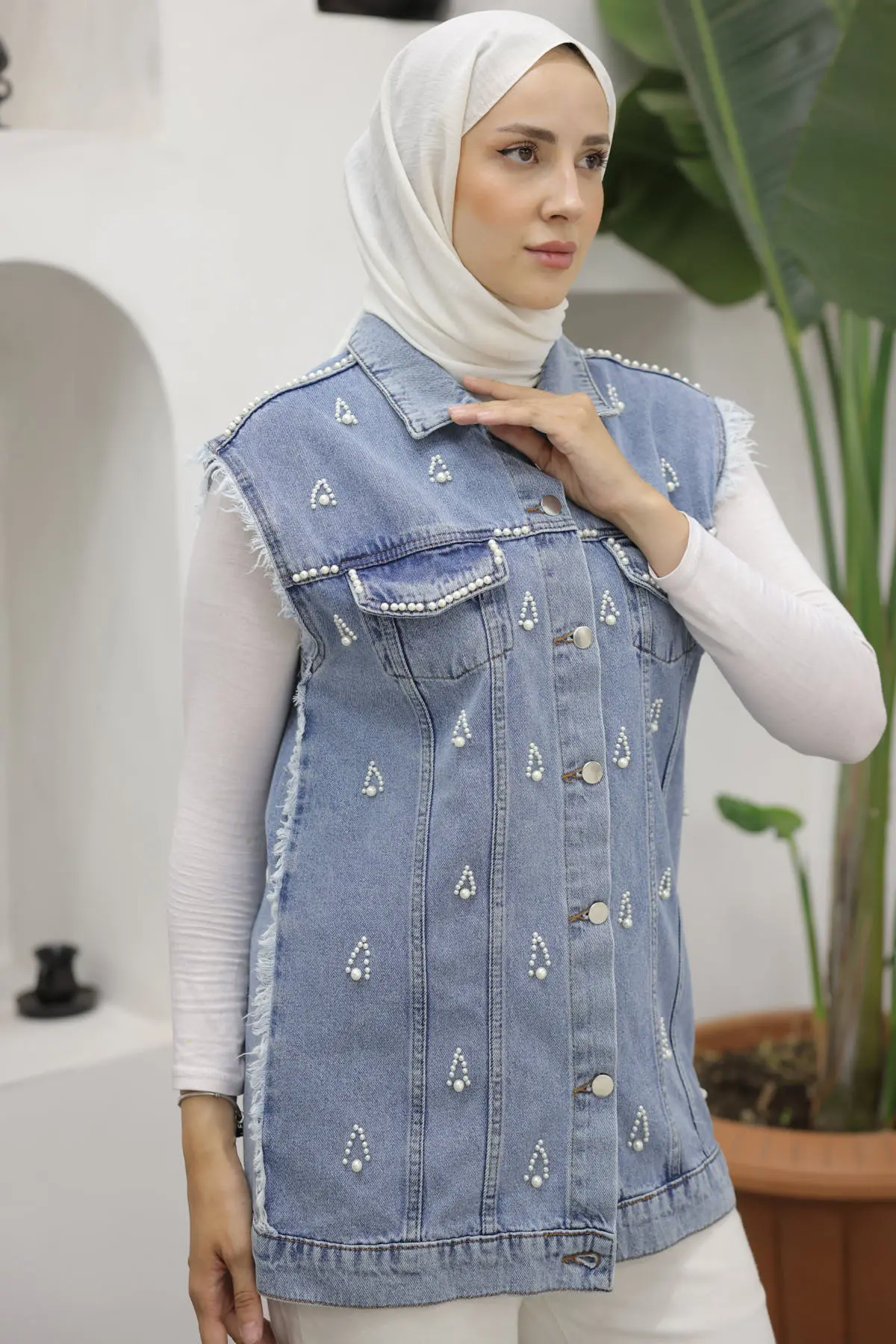 Pearl Detailed Denim Vest-detail