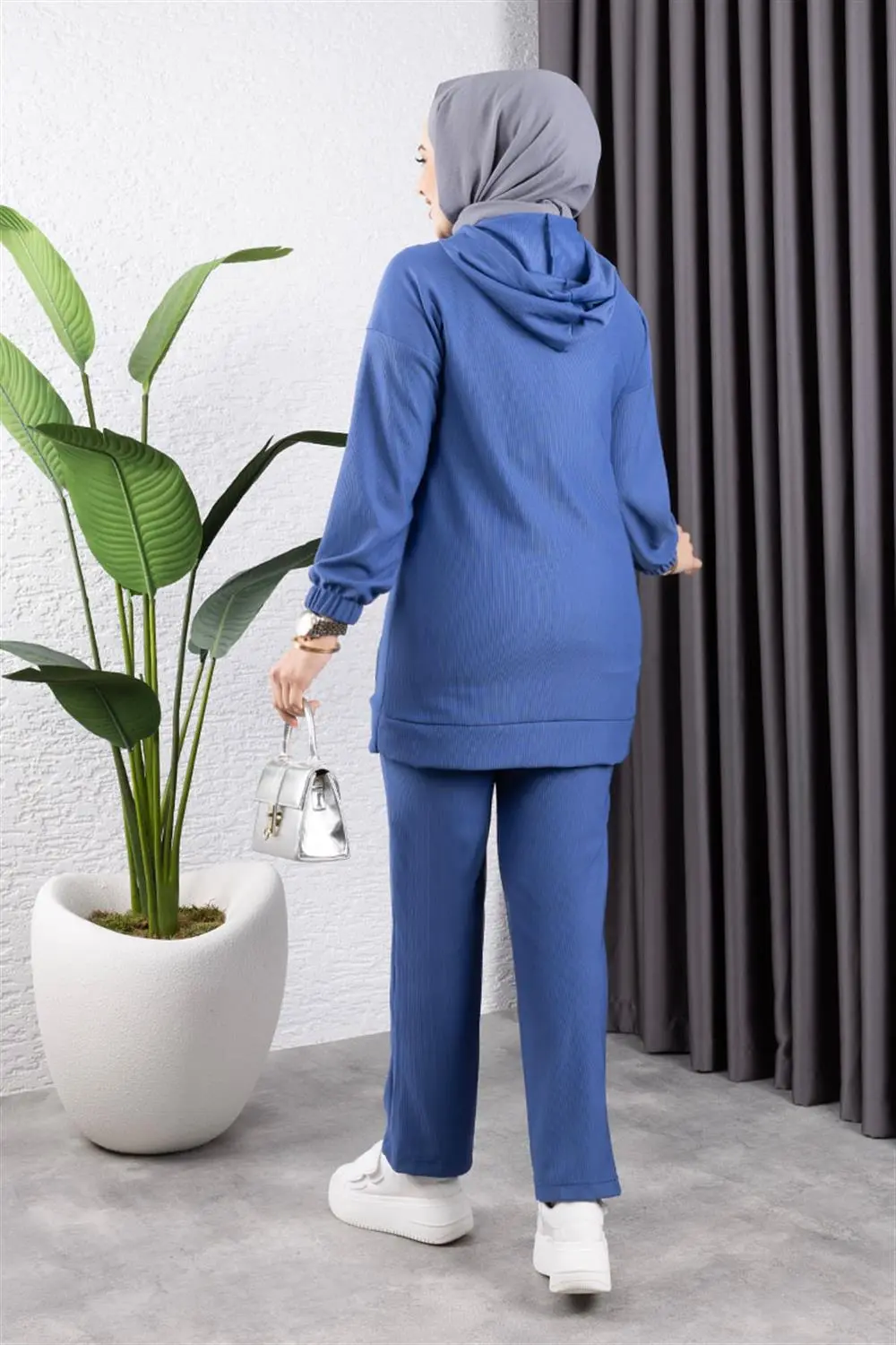 Pile Hooded Sports Suit-detail