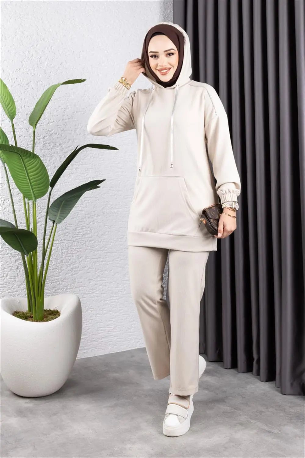 Pile Hooded Sports Suit-detail