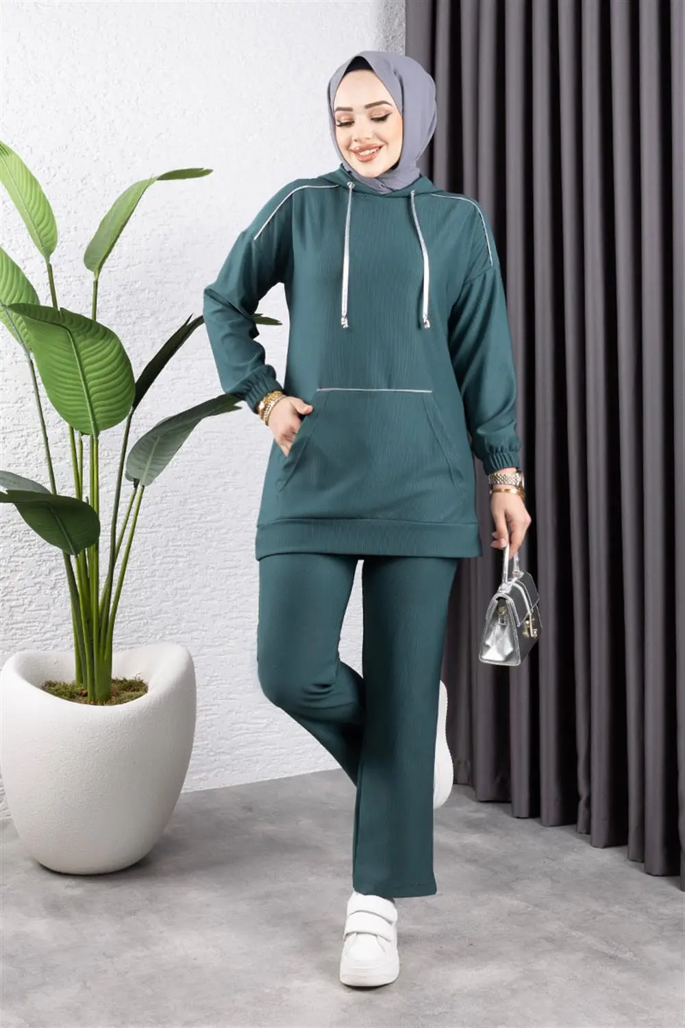 Pile Hooded Sports Suit-detail