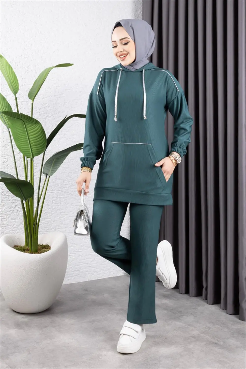 Pile Hooded Sports Suit-detail