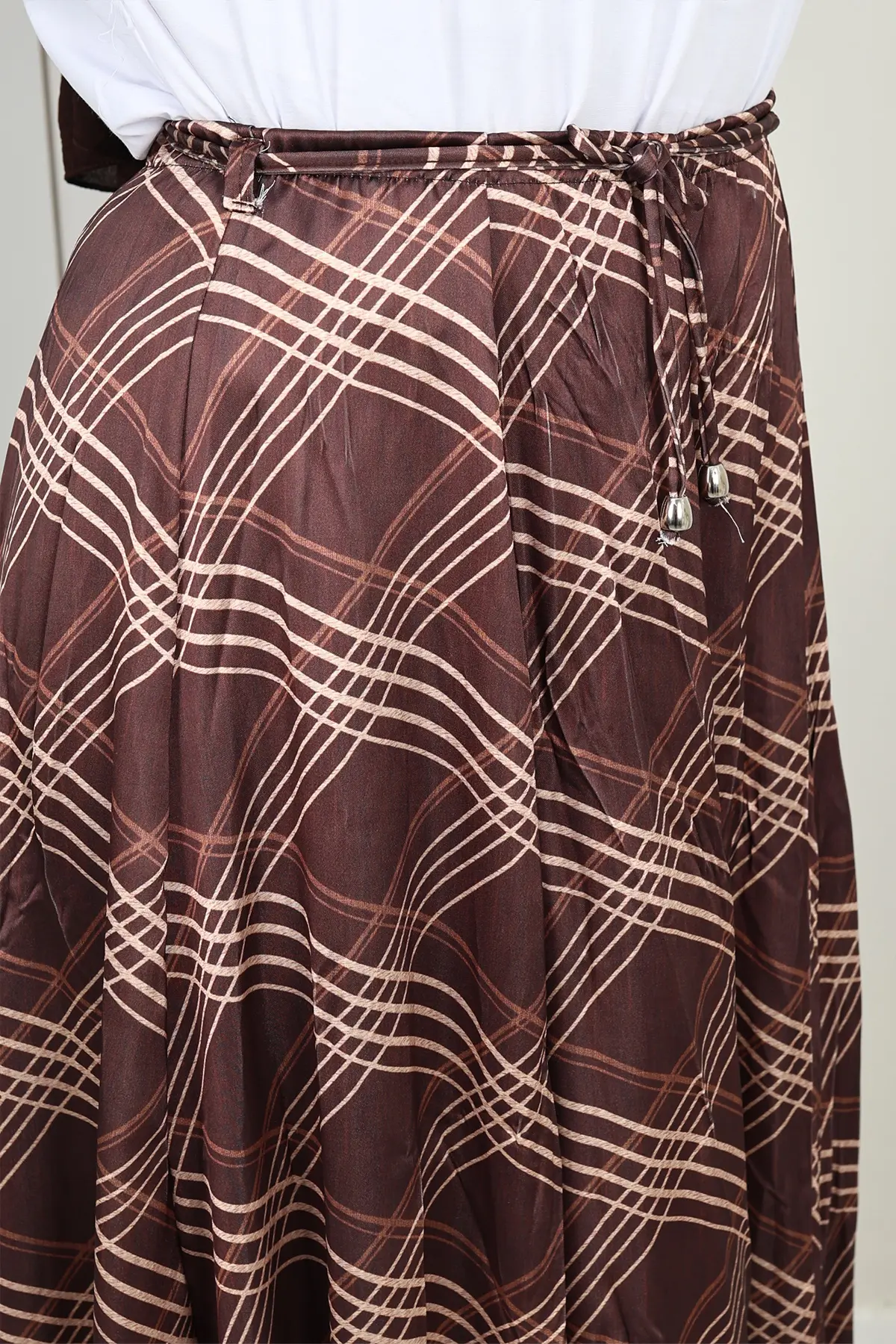 Plaid Asymmetric Skirt-detail