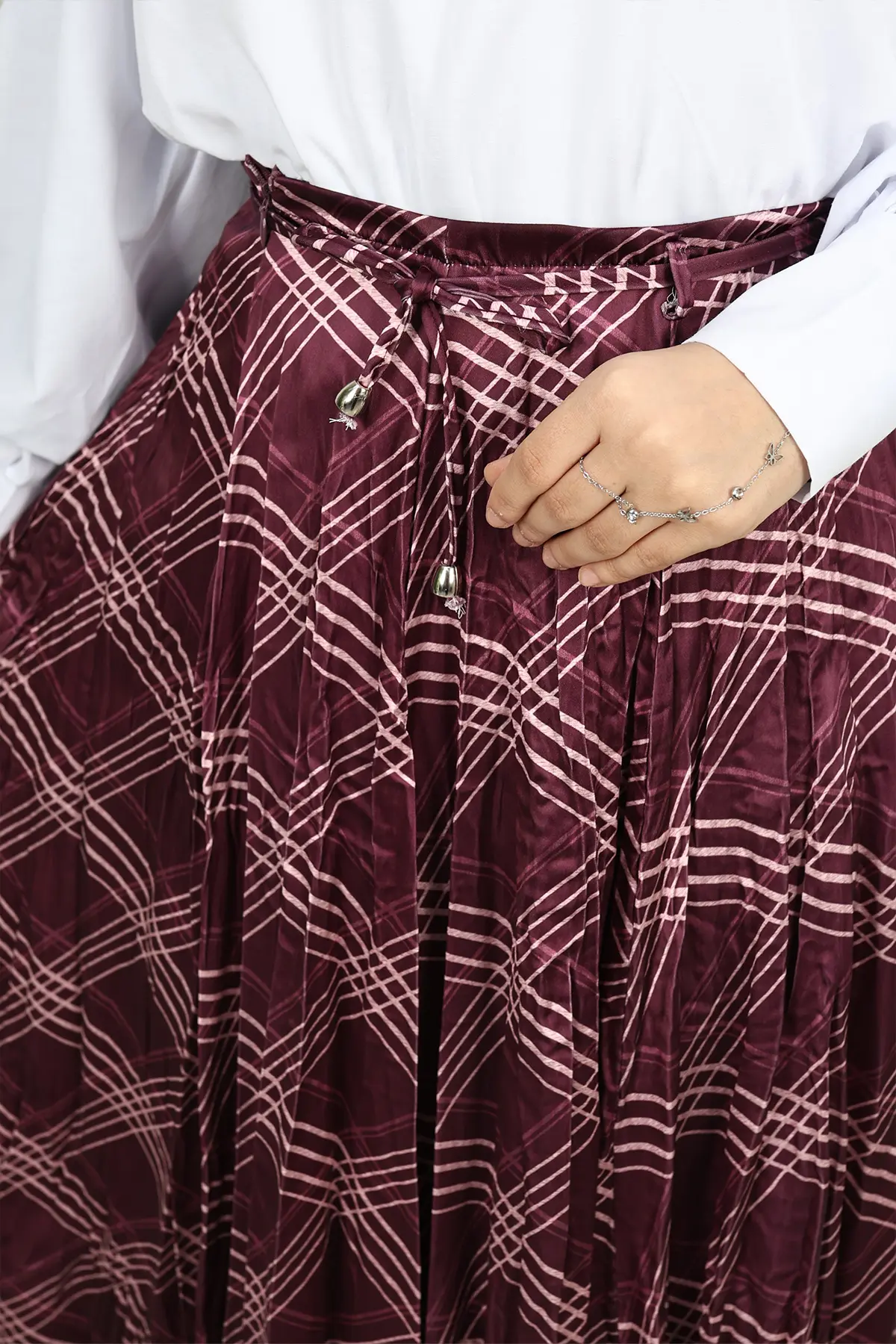 Plaid Asymmetric Skirt-detail
