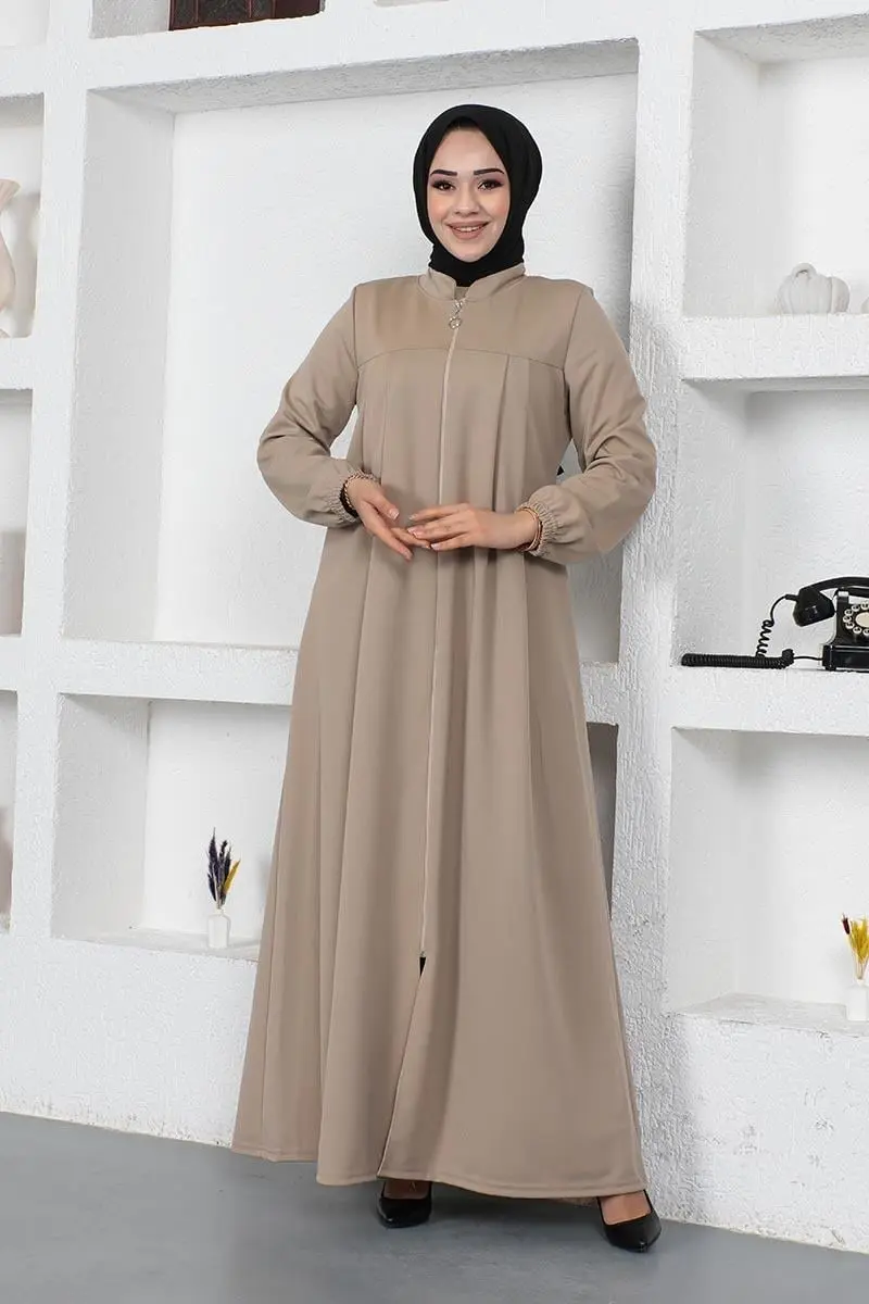 Pleated Abaya With Gathered Sleeves-detail
