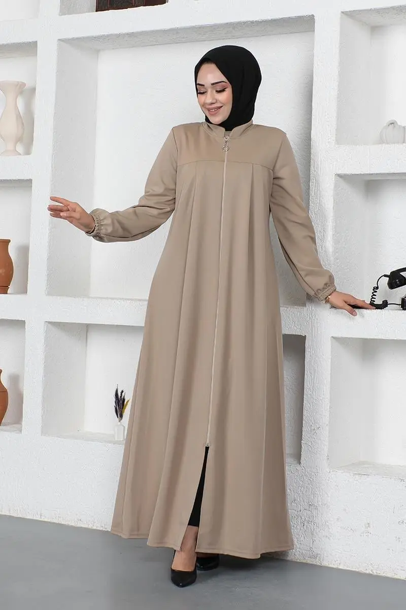 Pleated Abaya With Gathered Sleeves-detail