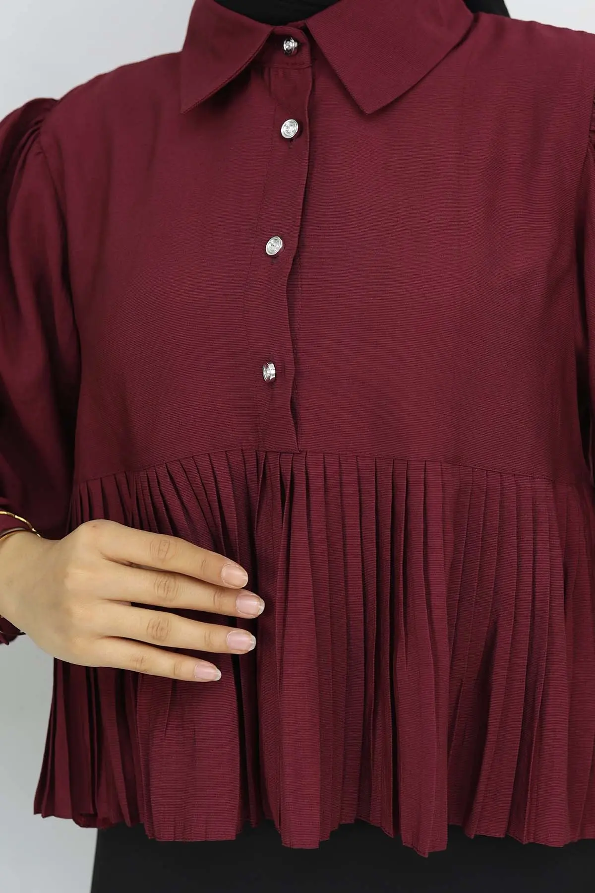 Pleated Short Shirt-detail