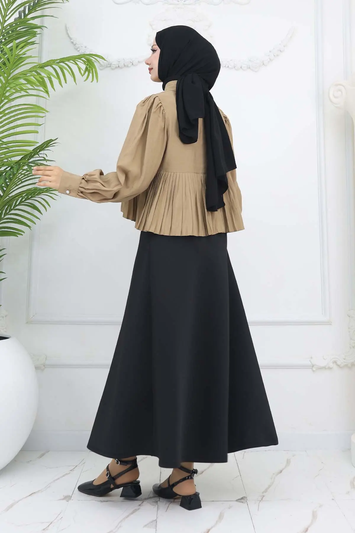 Pleated Short Shirt-detail