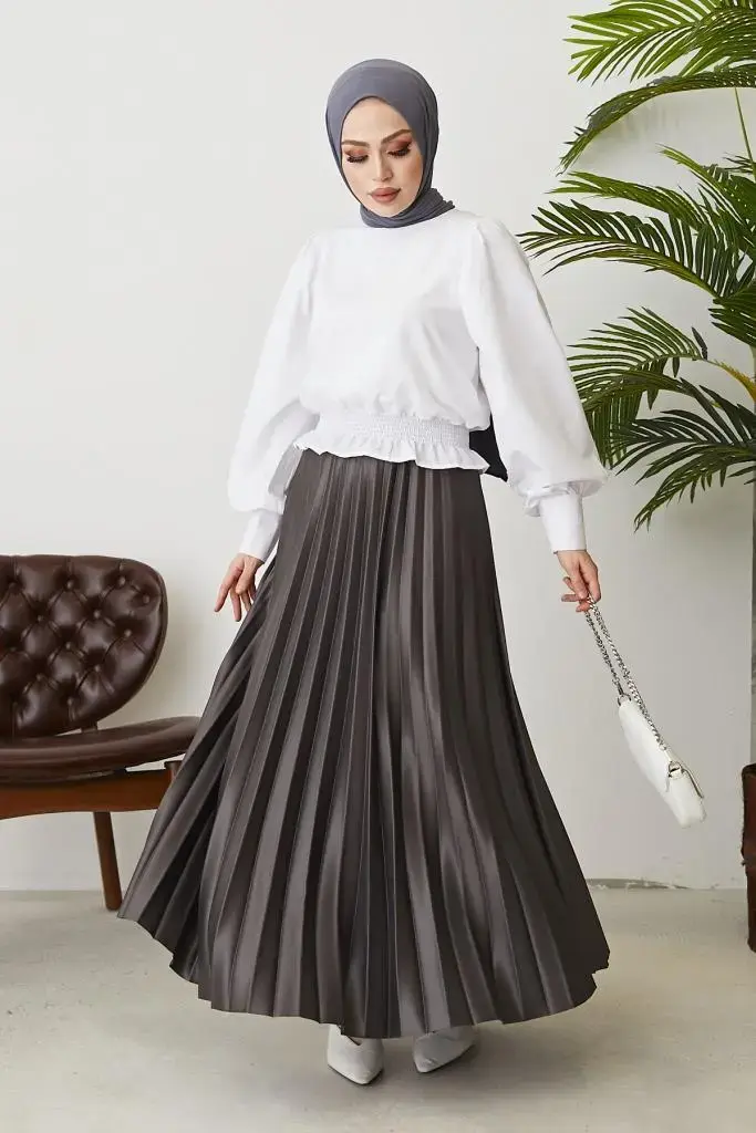 Pleated Skirt With Elastic Waist