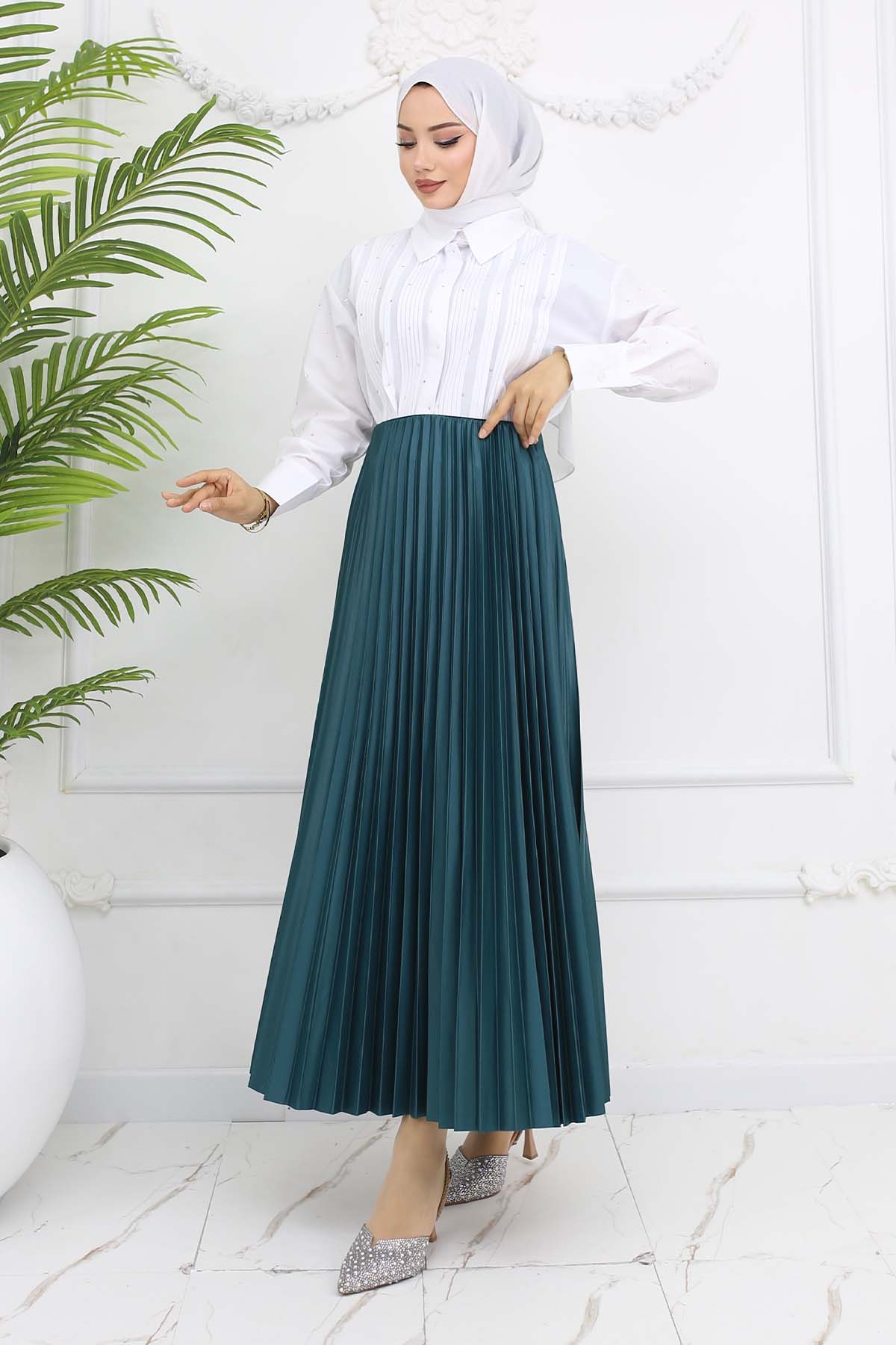 Pleated Skirt