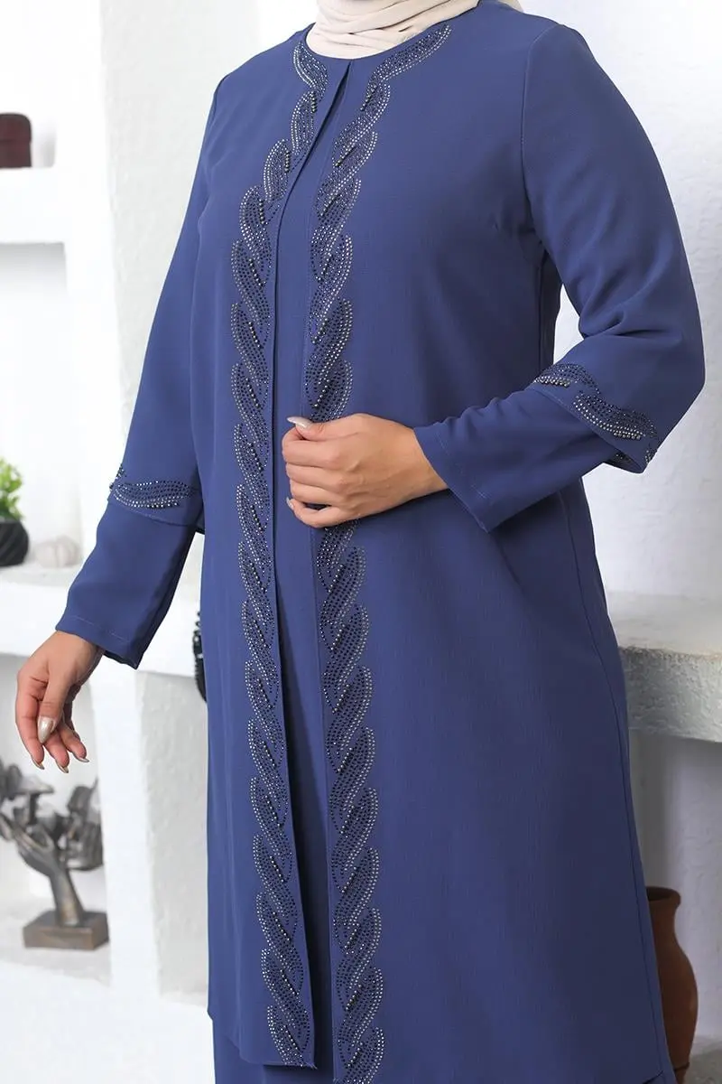 Plus Size Embroidered Evening Suit-detail