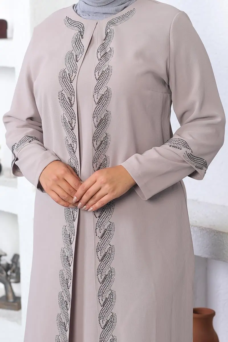 Plus Size Embroidered Evening Suit-detail