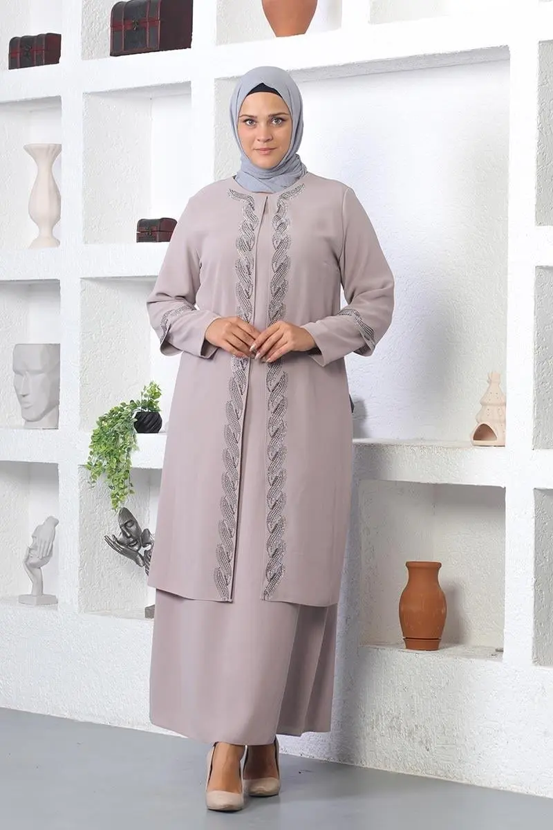 Plus Size Embroidered Evening Suit-detail