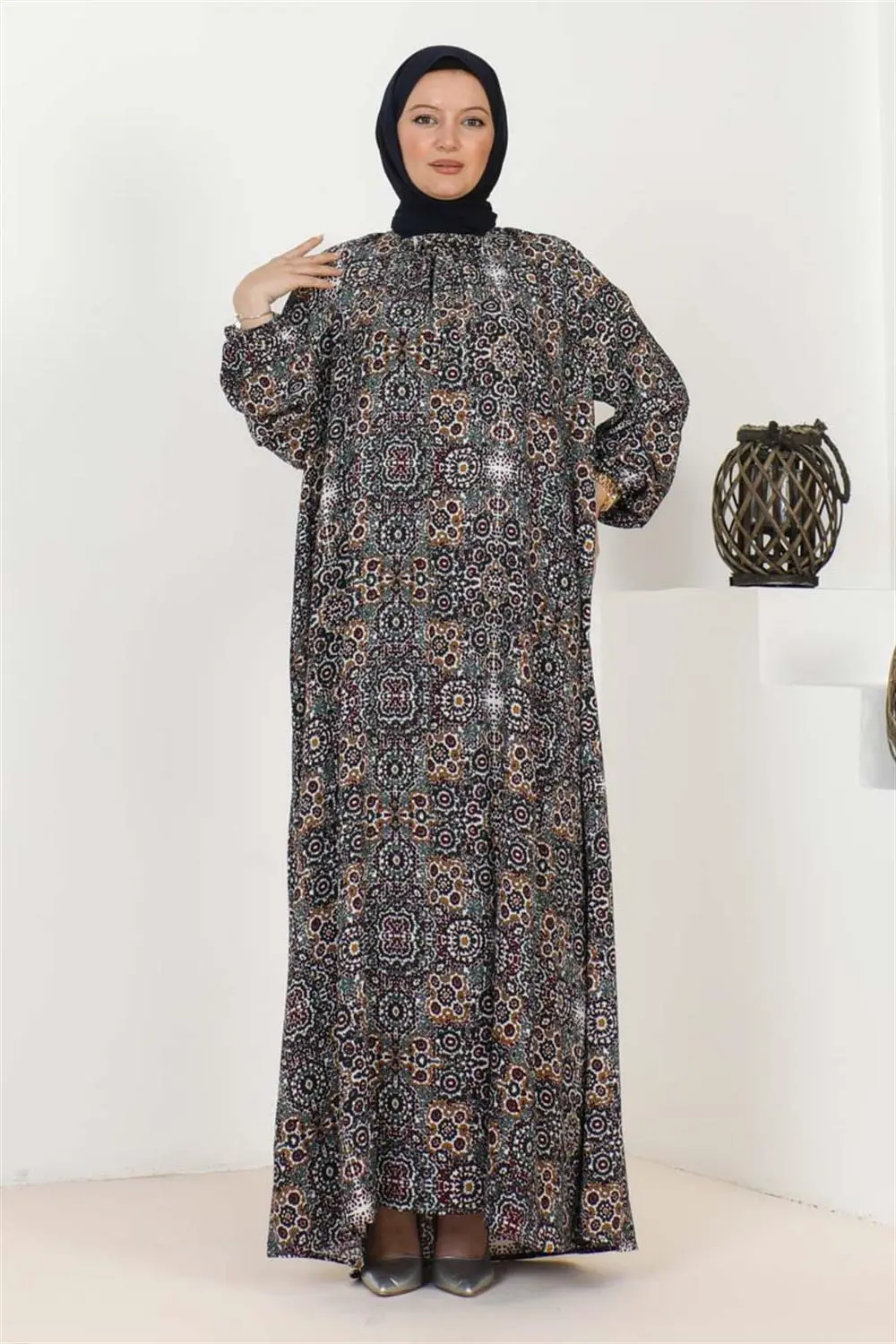 Plus Size Patterned Dress-detail