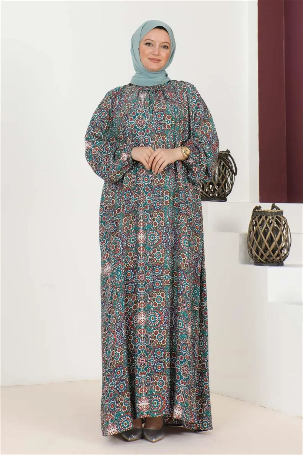 Plus Size Patterned Dress-detail