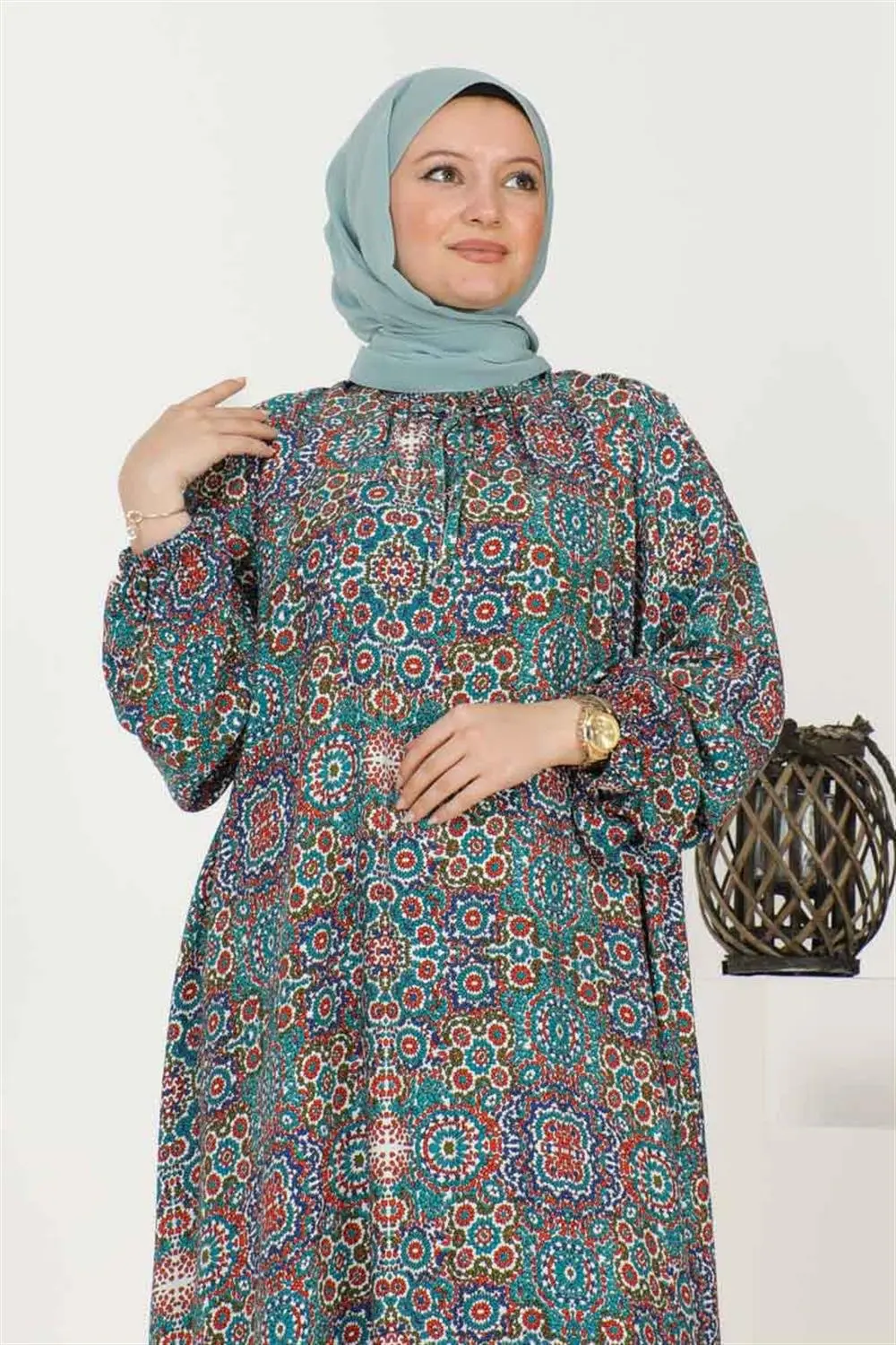 Plus Size Patterned Dress-detail