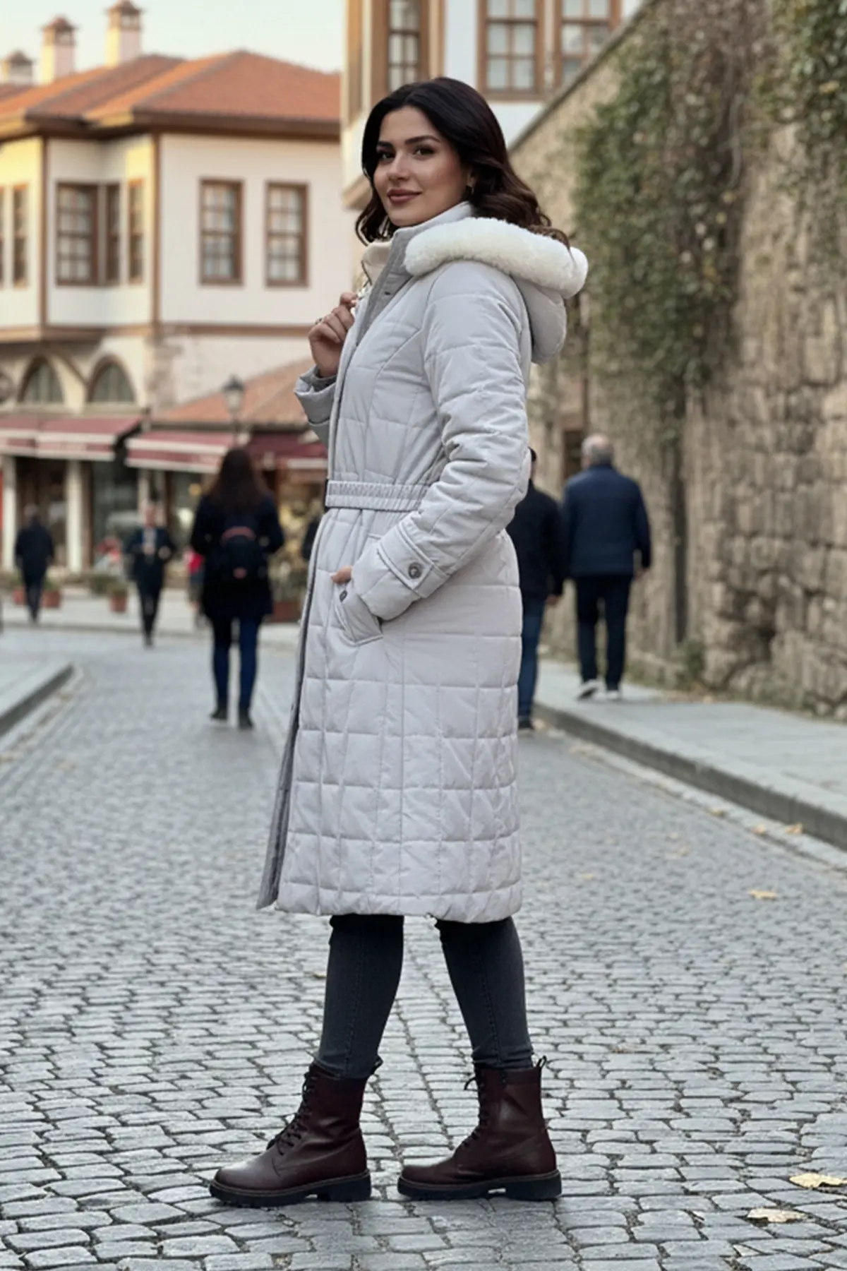 Quilted Coat With Fur Collar-detail