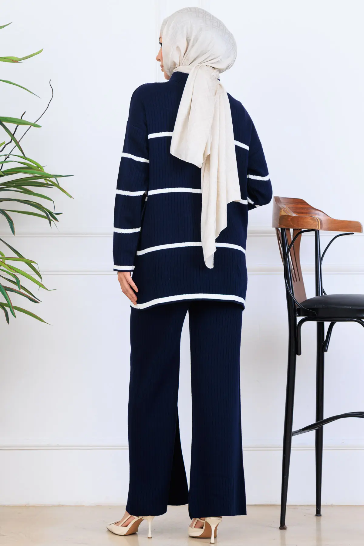 Ribbed Striped Knitwear Suit-detail