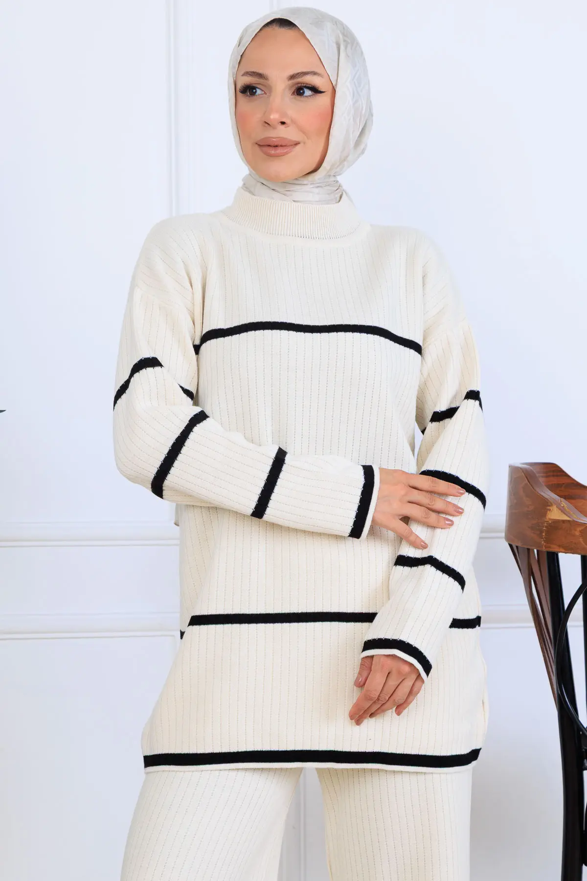 Ribbed Striped Knitwear Suit-detail