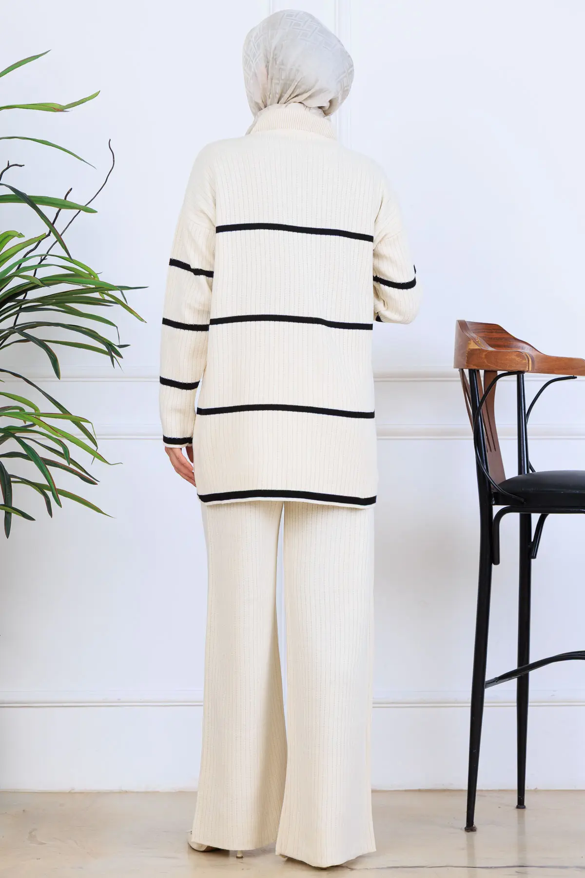 Ribbed Striped Knitwear Suit-detail