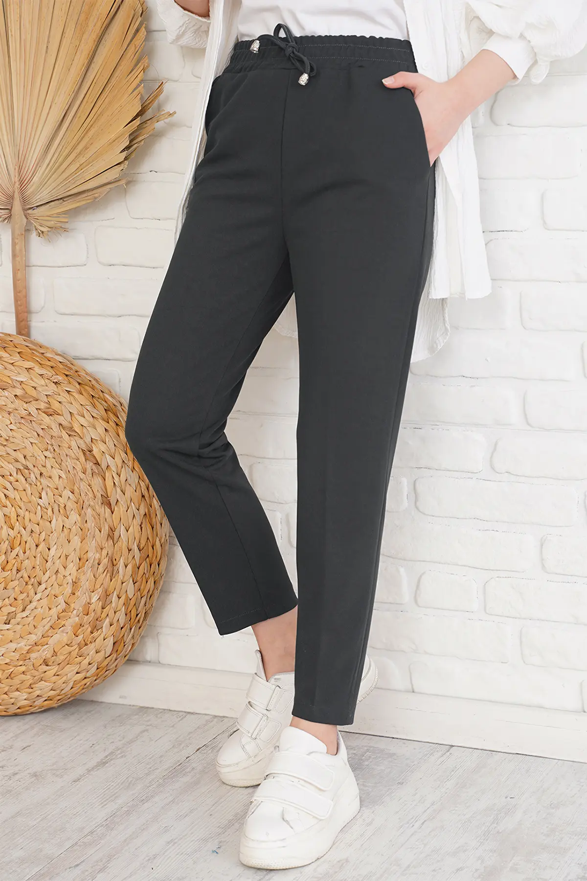 Rope Detailed Elastic Waist Ankle Trousers-detail