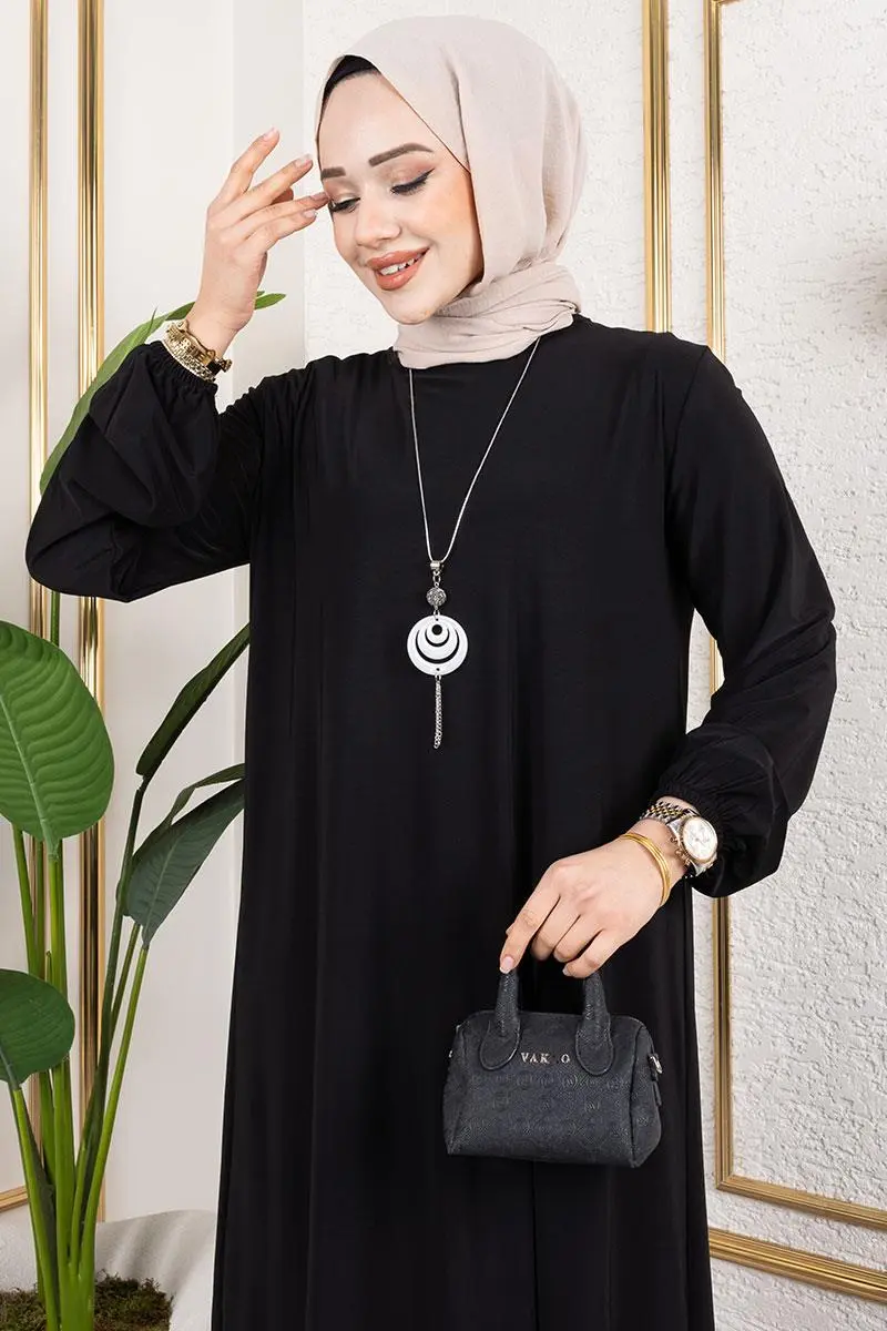 Sandy Dress With Necklace-detail