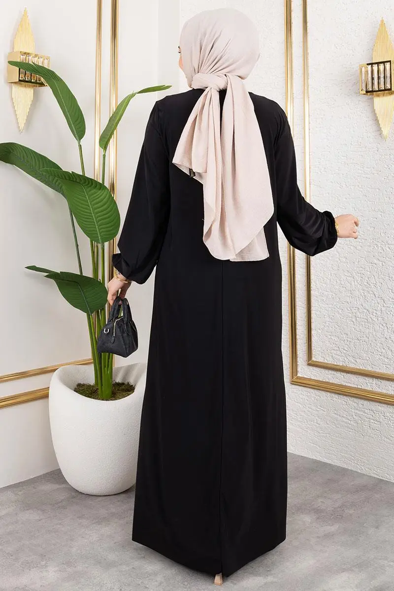 Sandy Dress With Necklace-detail