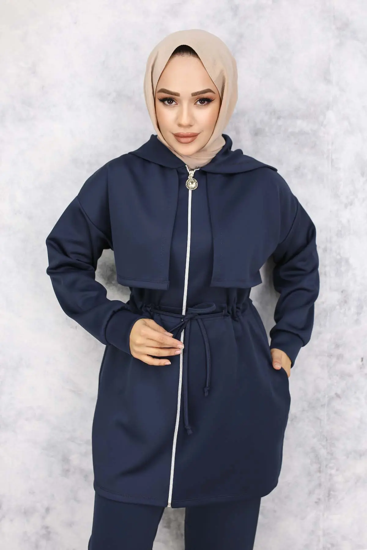 Scuba Double Suit With Collar Detail-detail