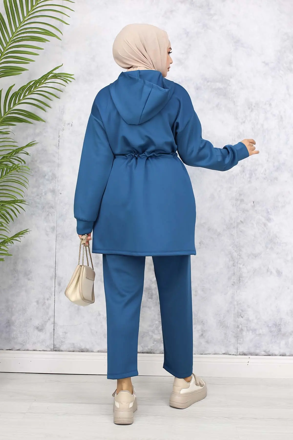 Scuba Double Suit With Collar Detail-detail