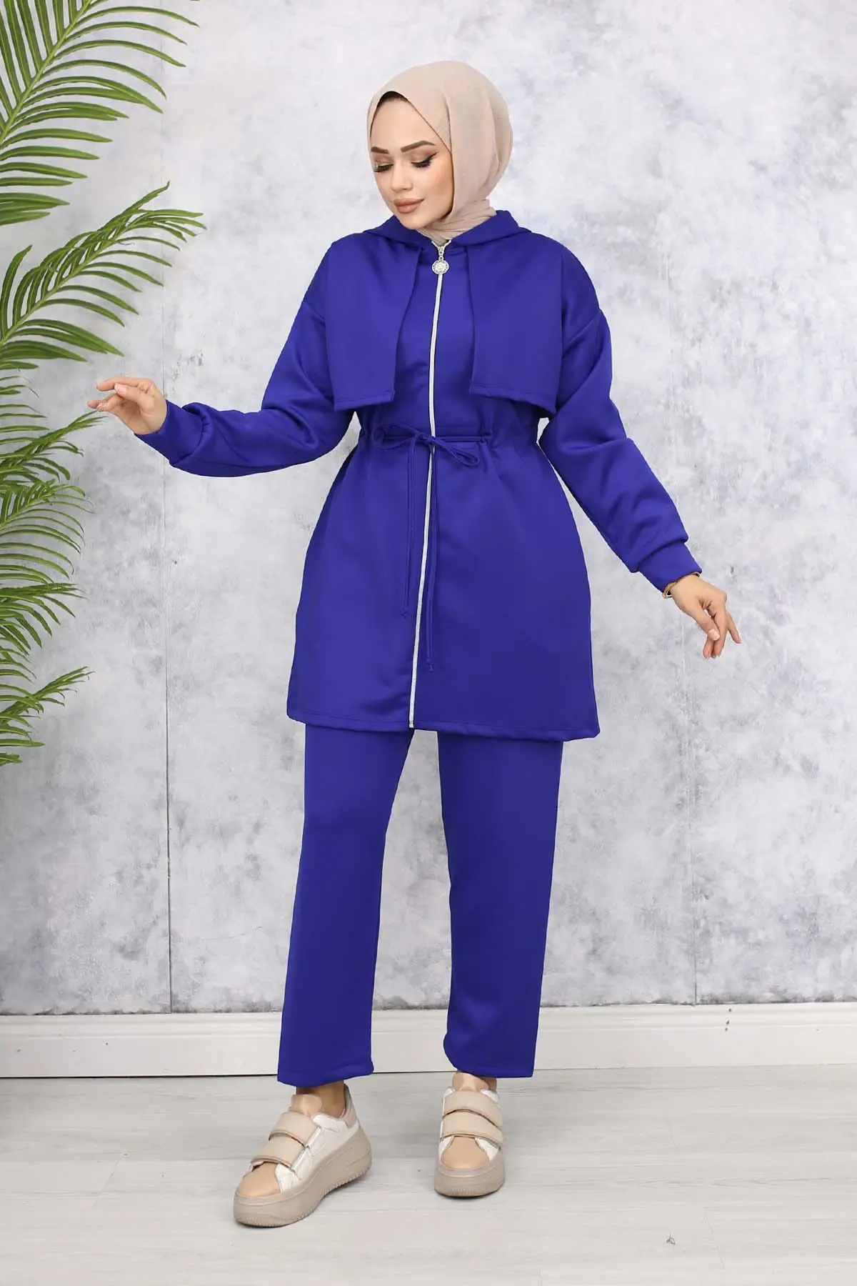 Scuba Double Suit With Collar Detail-detail