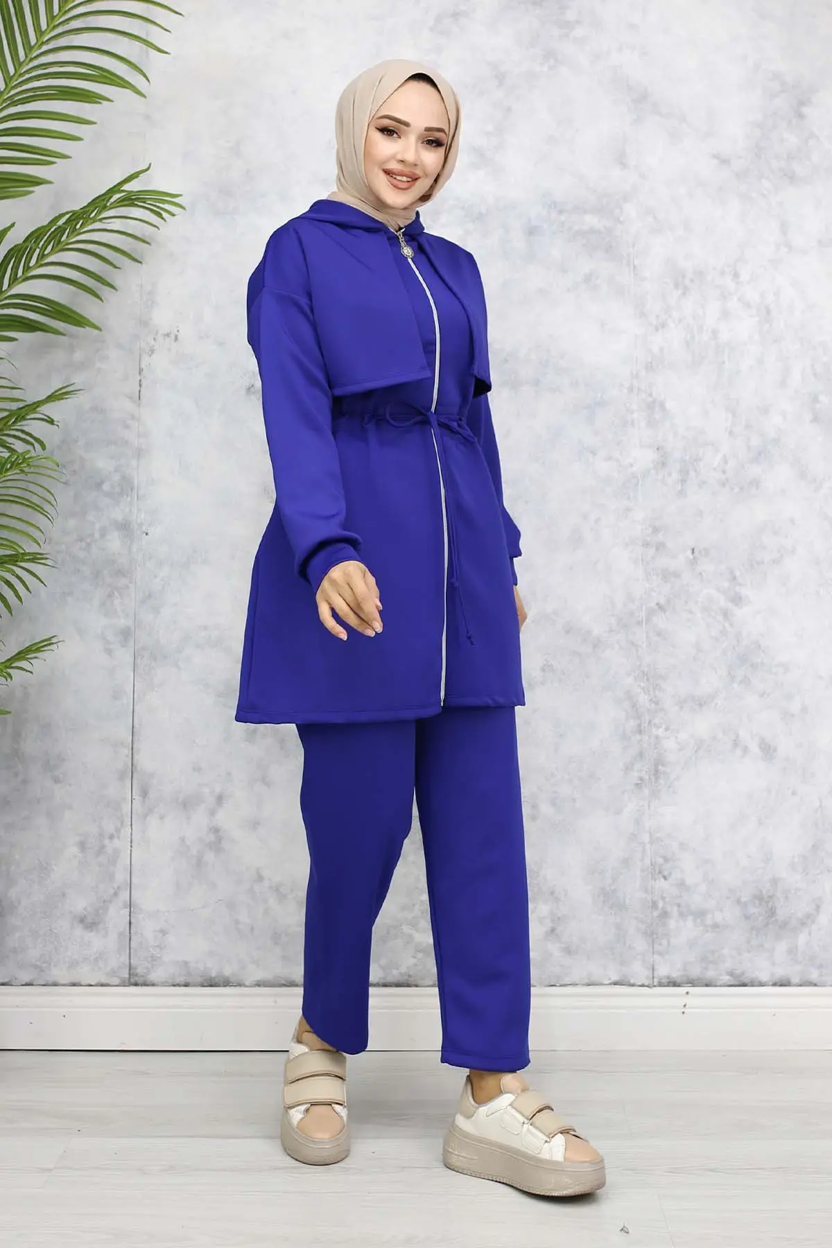 Scuba Double Suit With Collar Detail-detail