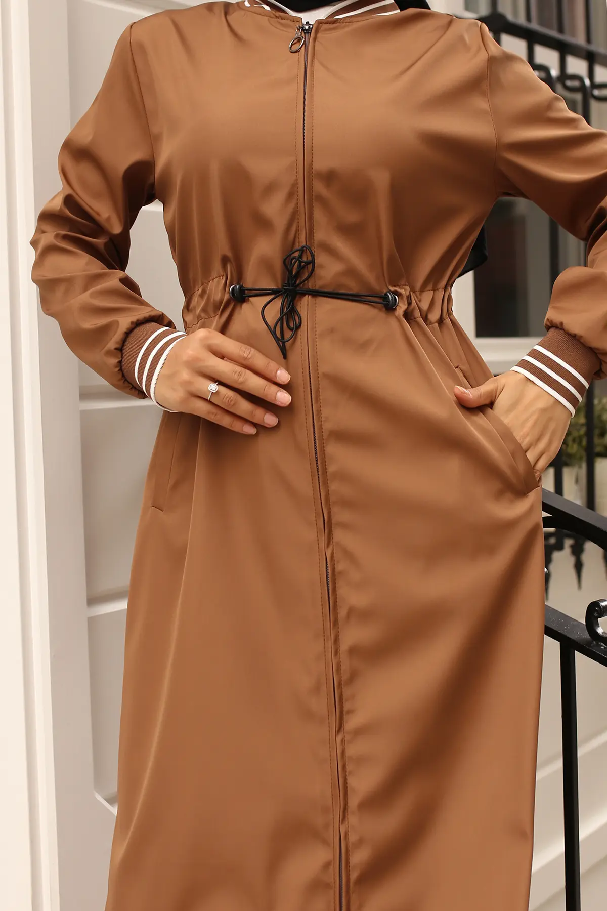 Seasonal Elastic Waist Trench Coat-detail