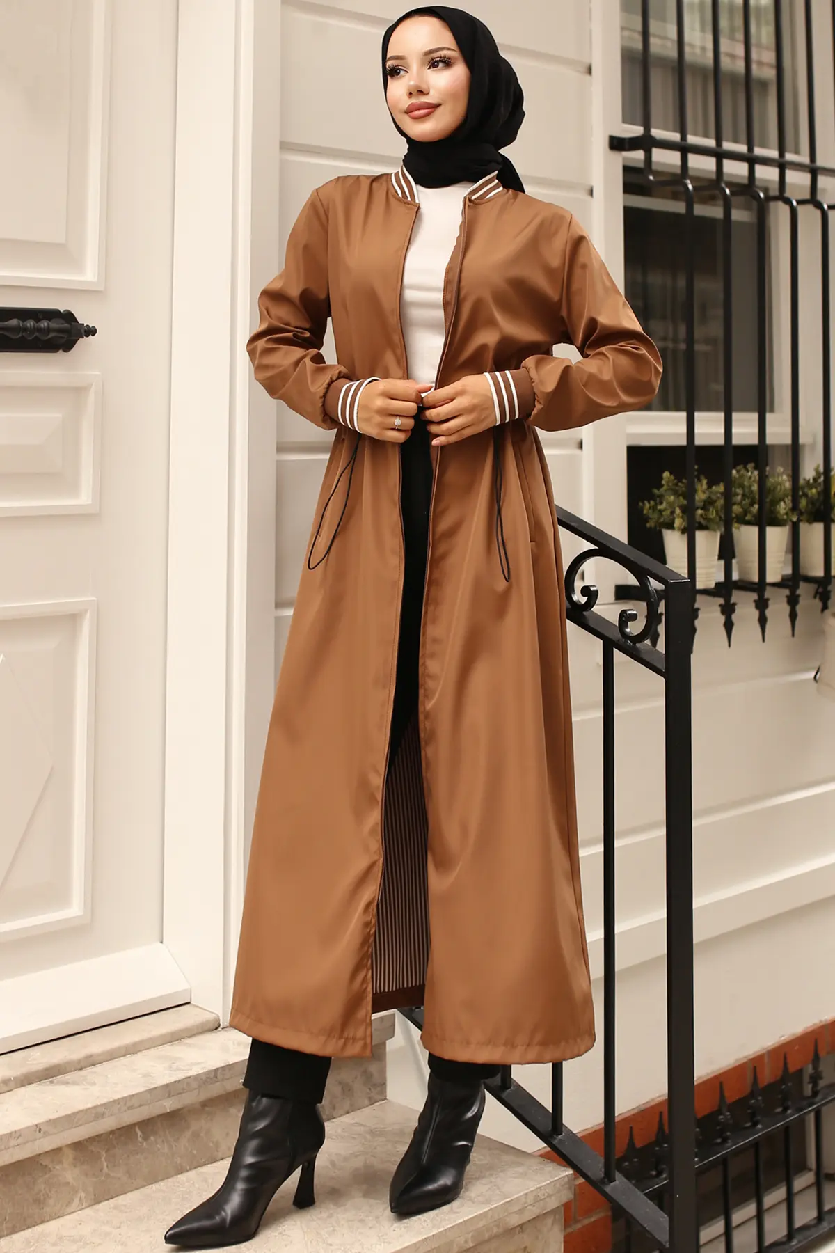 Seasonal Elastic Waist Trench Coat-detail