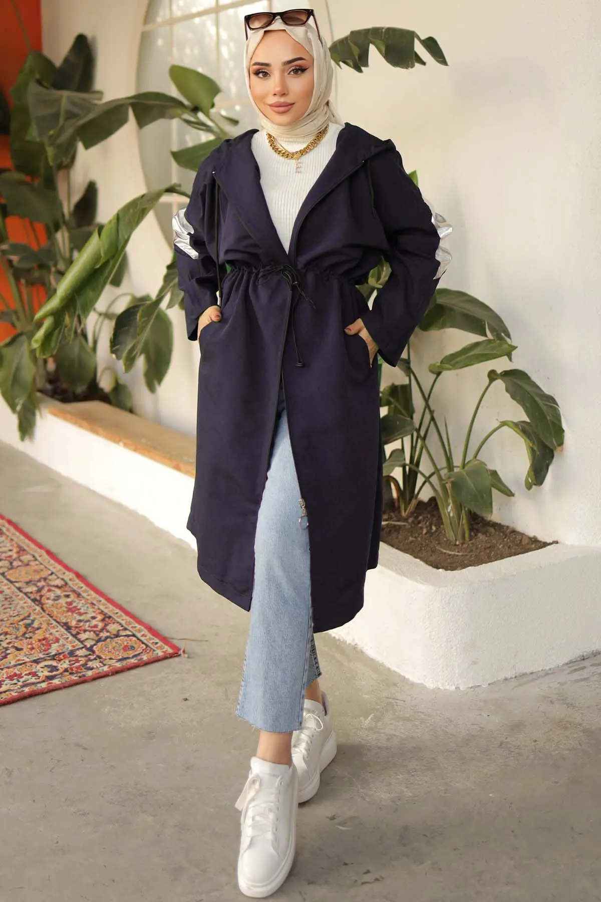 Shiny Sleeve Detailed Trench Coat-detail