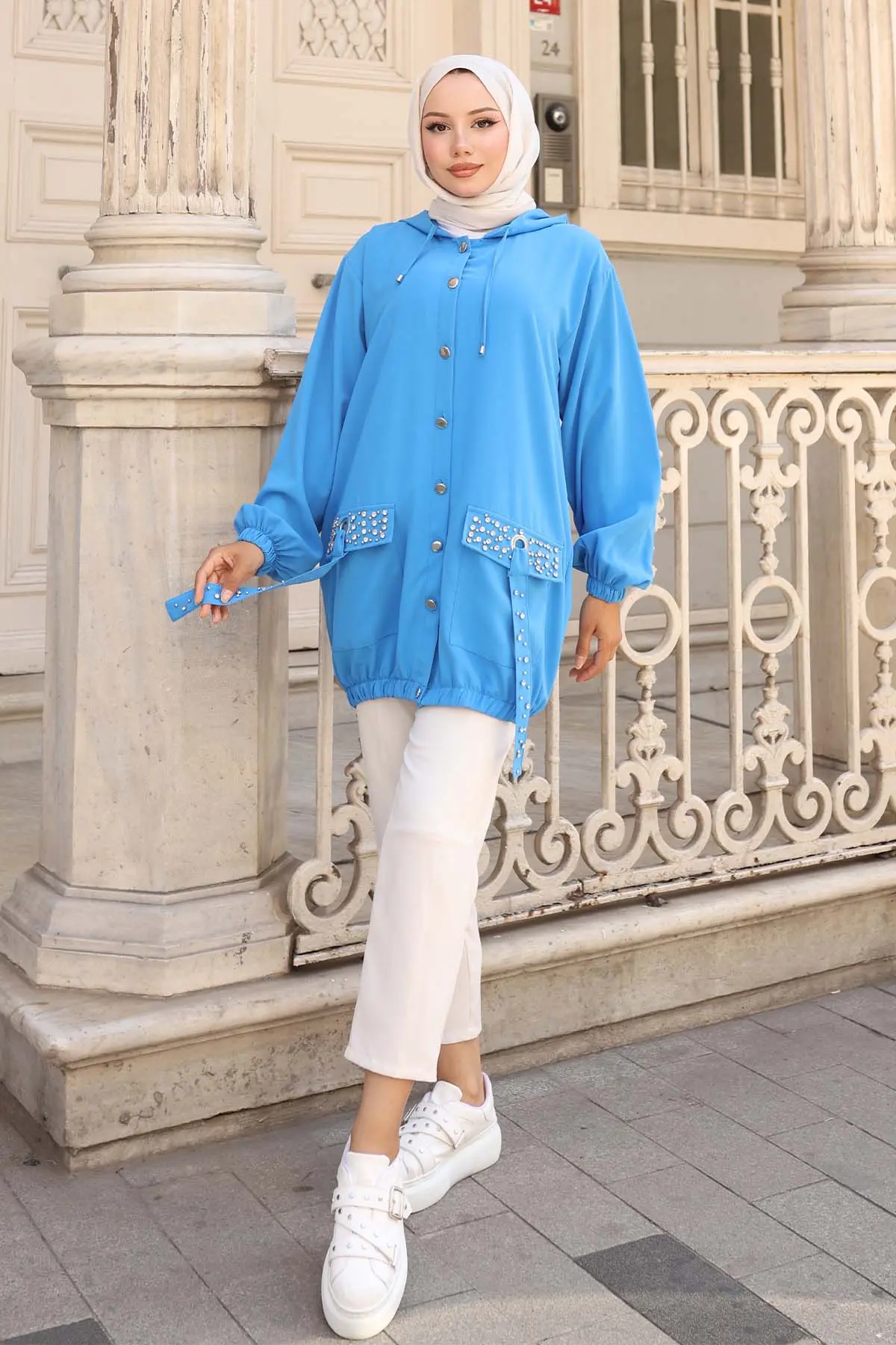 Short Coat With Stone Detailed Buttons On Pockets-detail