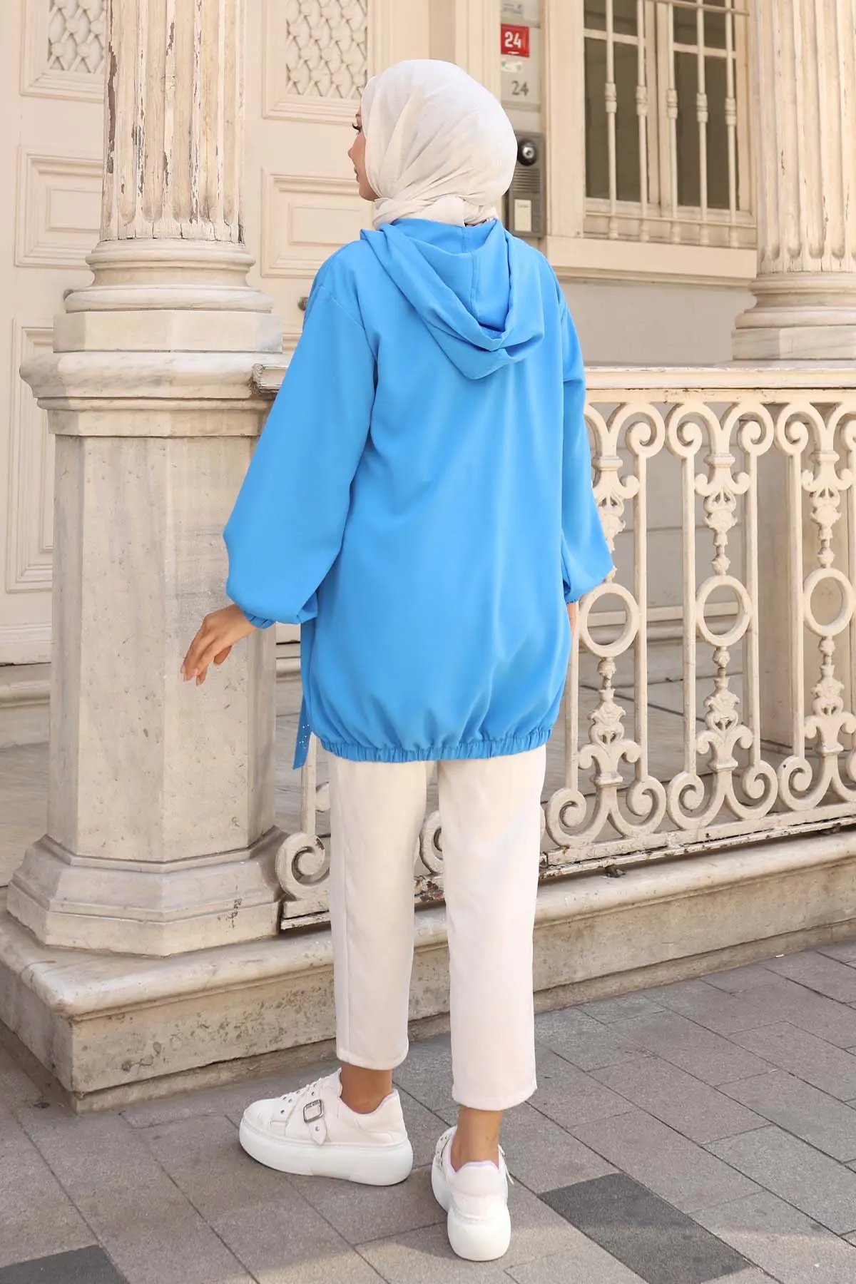 Short Coat With Stone Detailed Buttons On Pockets-detail