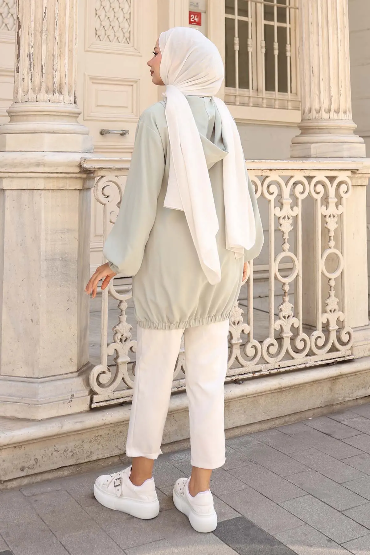 Short Coat With Stone Detailed Buttons On Pockets-detail