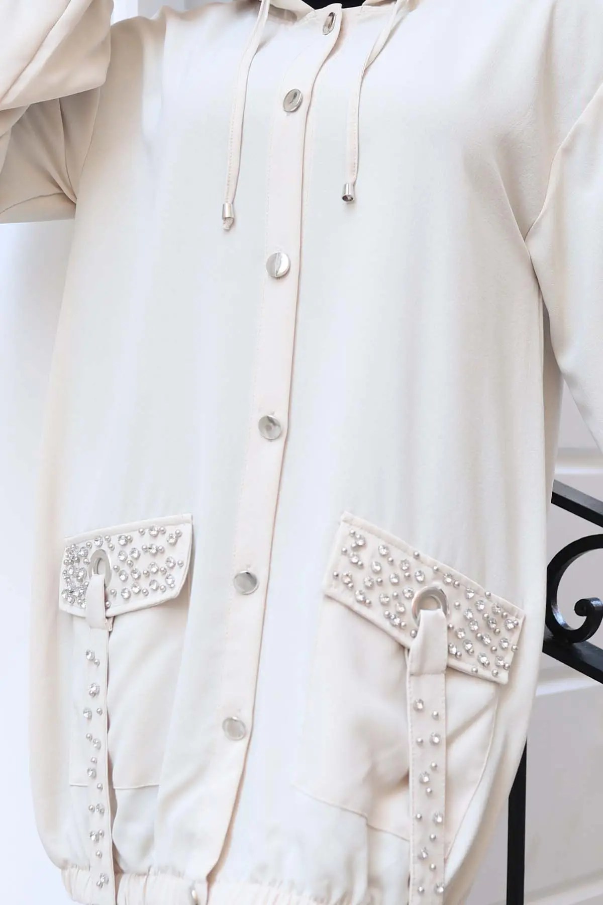 Short Coat With Stone Detailed Buttons On Pockets-detail